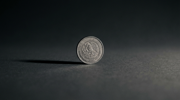 México va a prohibir el efectivo en estaciones de servicio y peajes. Lo que eso significa para cripto