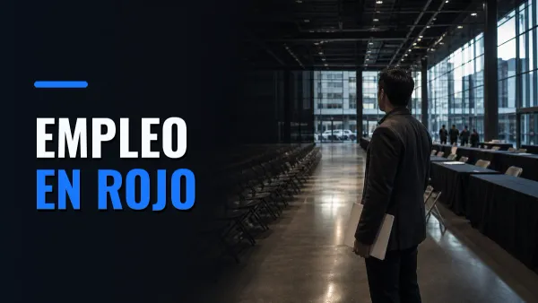 Persona con un currículum ante filas vacías en una feria de empleo, junto al texto Empleo en rojo.